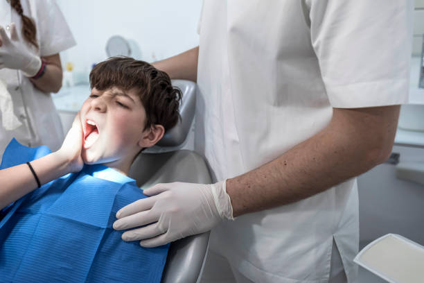 Best Emergency Tooth Extraction in Hearne, TX